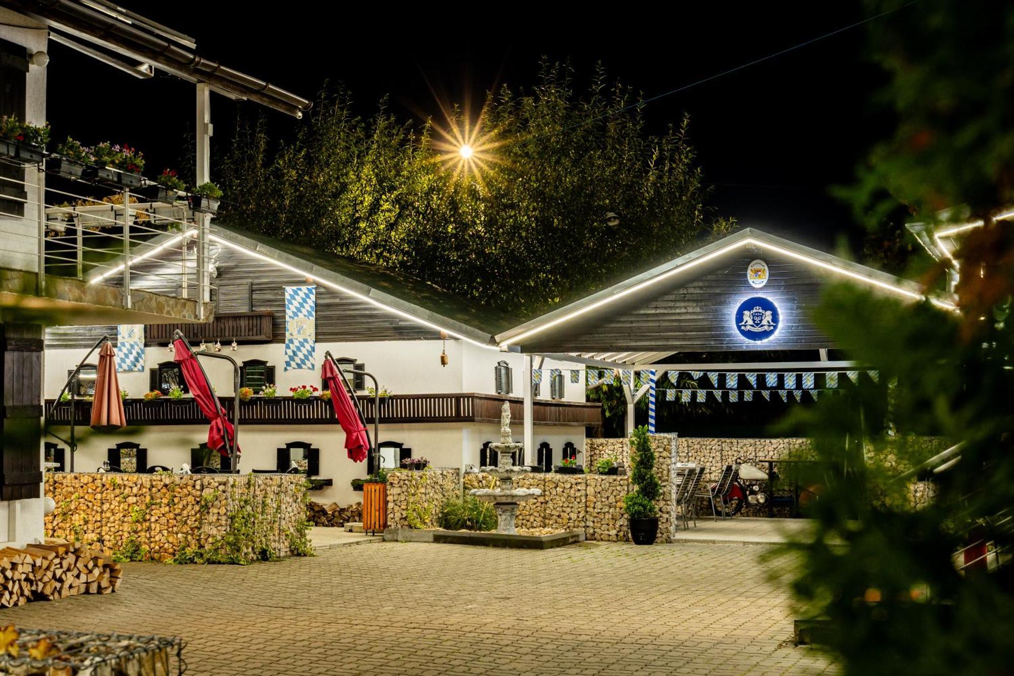 Hotel Casa Augsburg Wellness Băneşti Exterior foto