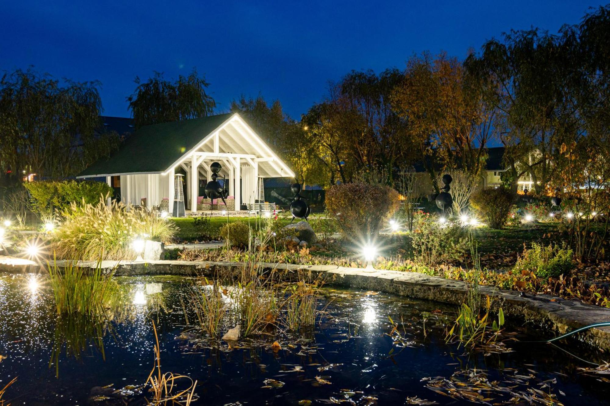 Hotel Casa Augsburg Wellness Băneşti Exterior foto